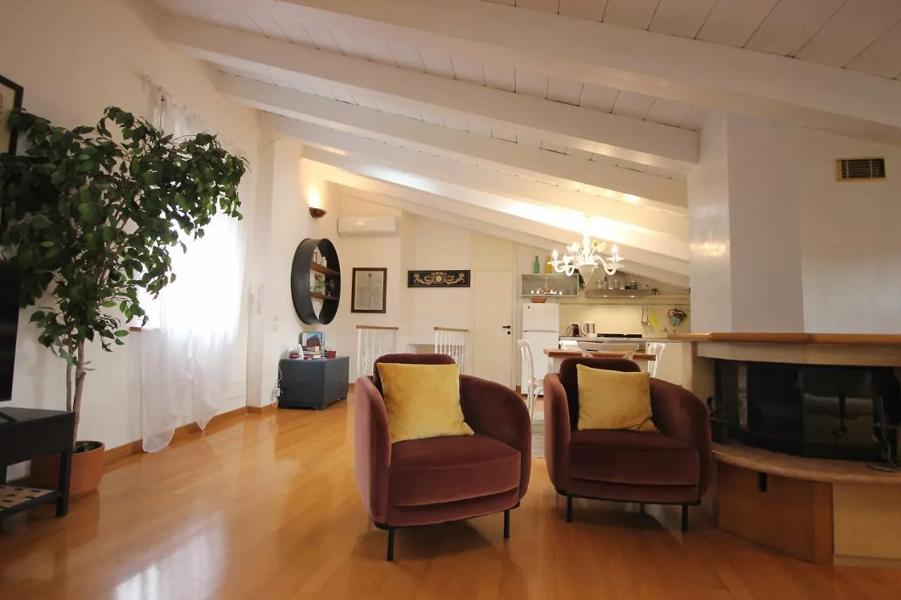 Case VR Holiday Attico San Domenico Verona Appartamento