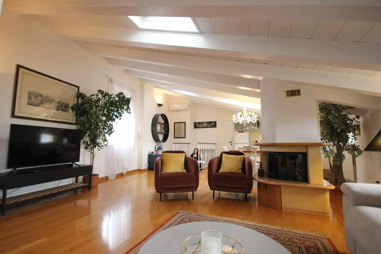 Case Vr Holiday Attico San Domenico Βερόνα